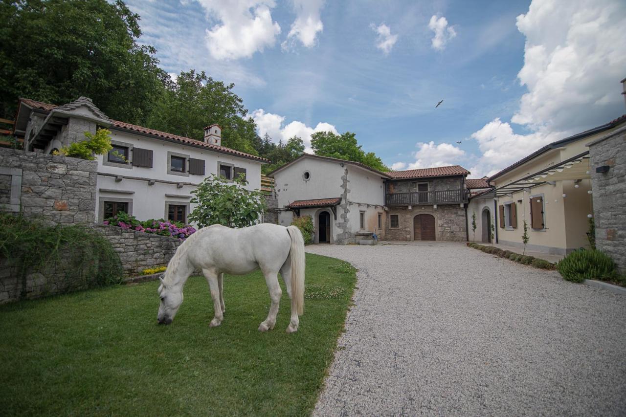 Tmbin'S Barn - Nature, Horses, Family Сежана Екстериор снимка